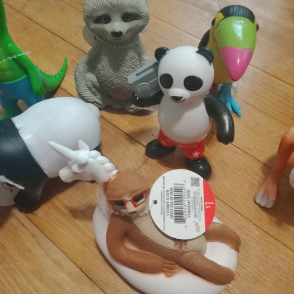 Huge New Lot of 13 Plastic Animals - Picture 3 of 6